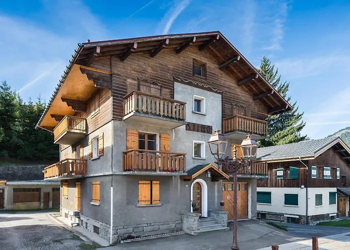 2 Pieces Avec 3 Balcons Et Wifi A Centre - Fr-1-453-322 *